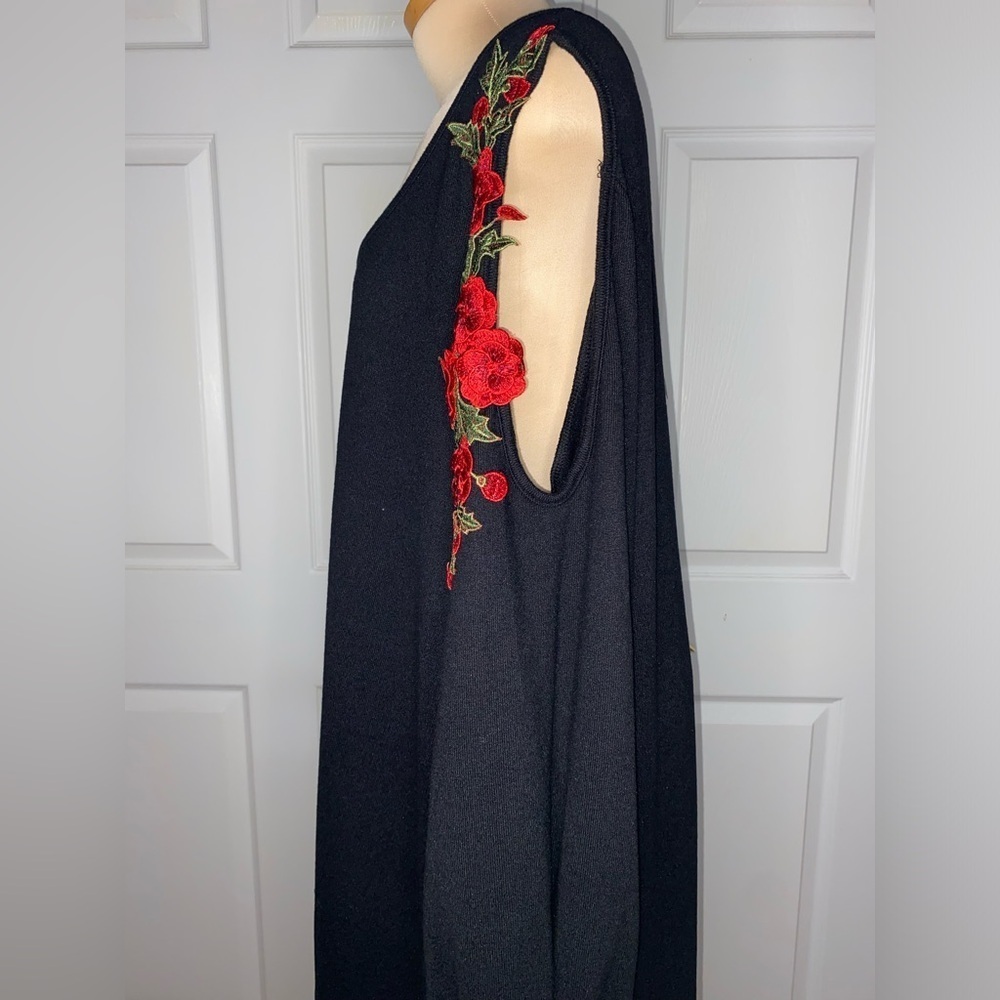 C.o.z.Y Black Sweater Dress XXL NWT Cold Shoulder w/ Rose Embroidery, Cozy Chic - Picture 5 of 9